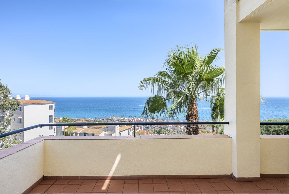 3 Bed Apartment for sale in Manilva Costa Del Sol, Málaga, Spain