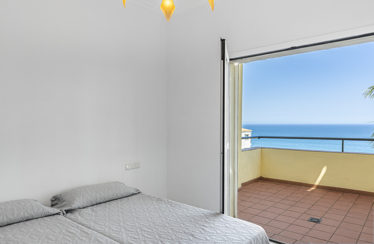 3 Bed Apartment for sale in Manilva Costa Del Sol, Málaga, Spain