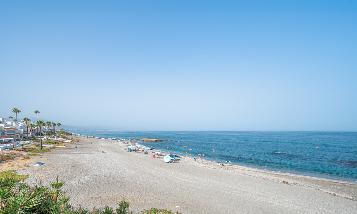 3 Bed Apartment for sale in Manilva Costa Del Sol, Málaga, Spain