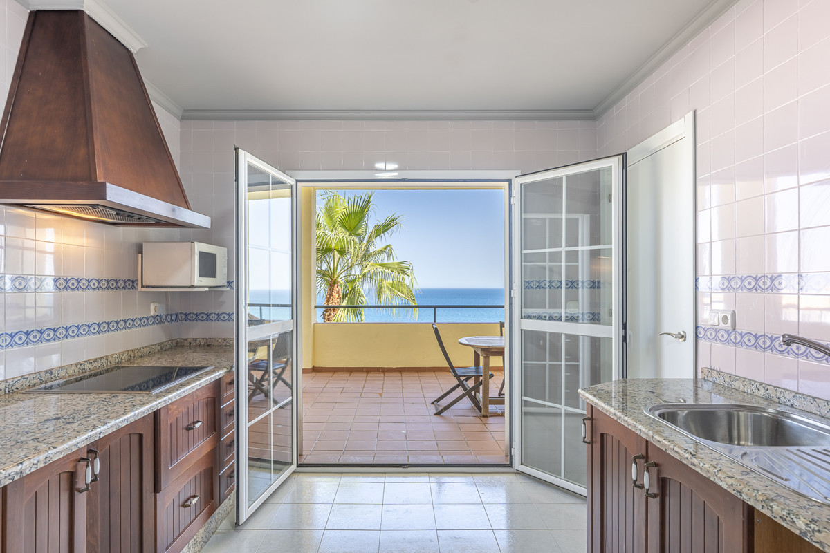 3 Bed Apartment for sale in Manilva Costa Del Sol, Málaga, Spain