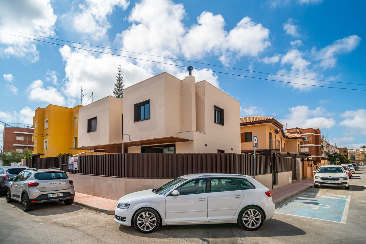 Se vende Villa - Chalet de 3 dormitorios en Costa Calida, Murcia, España