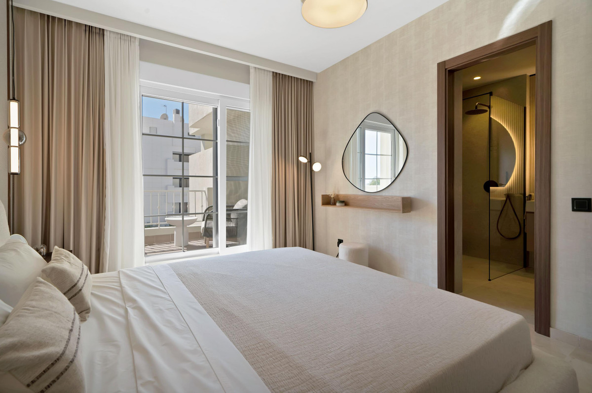 Se vende Apartamento Planta Media de 2 dormitorios en Costa Del Sol, Málaga, España