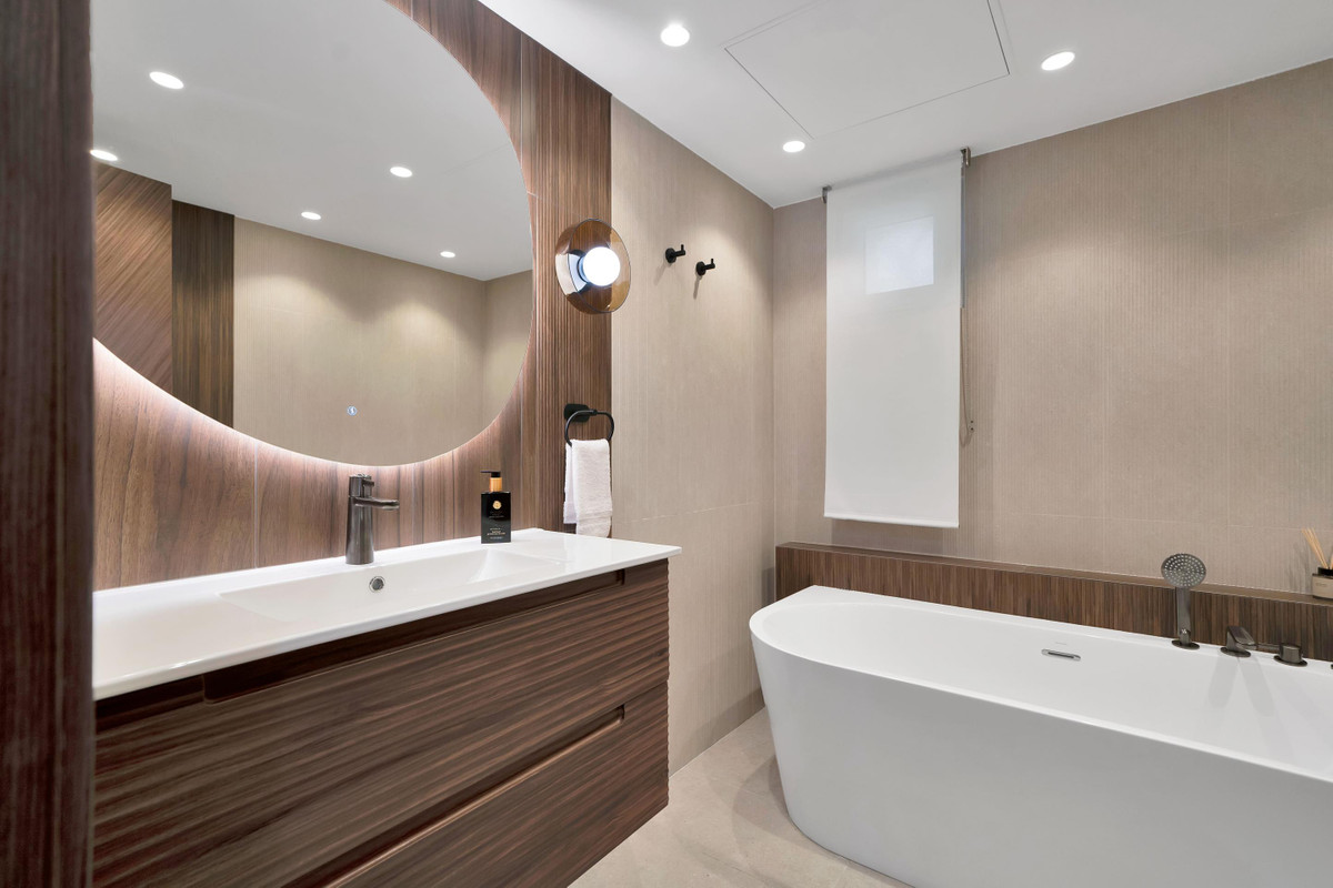 Se vende Apartamento Planta Media de 2 dormitorios en Costa Del Sol, Málaga, España