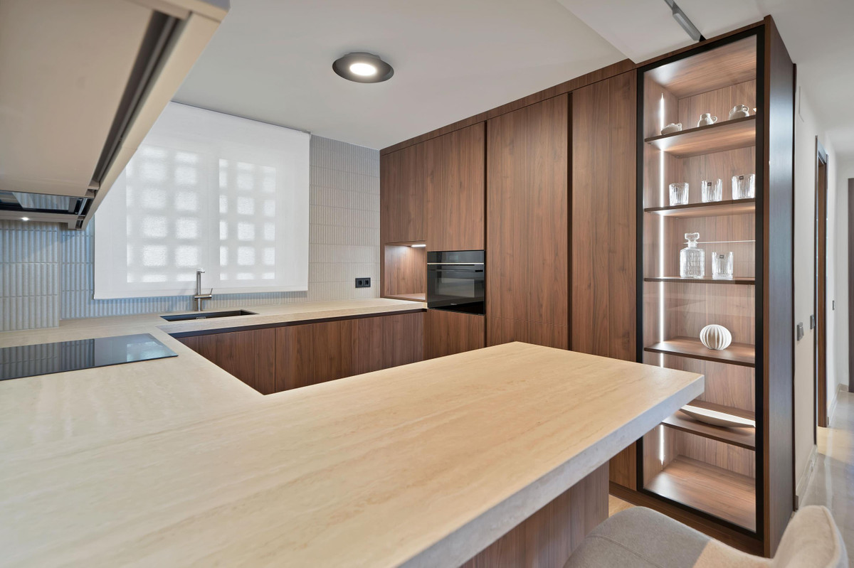Se vende Apartamento Planta Media de 2 dormitorios en Costa Del Sol, Málaga, España