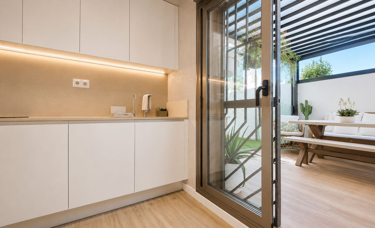 Se vende Apartamento Planta Baja de 4 dormitorios en Costa Del Sol, Málaga, España