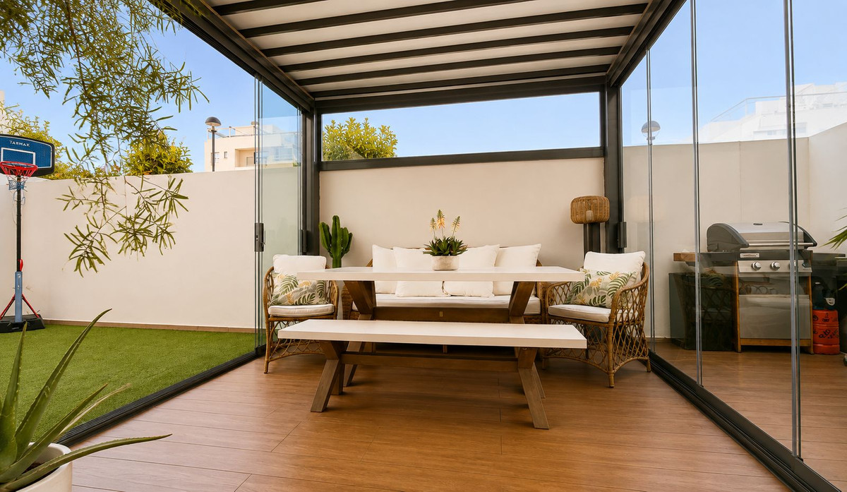 Se vende Apartamento Planta Baja de 4 dormitorios en Costa Del Sol, Málaga, España