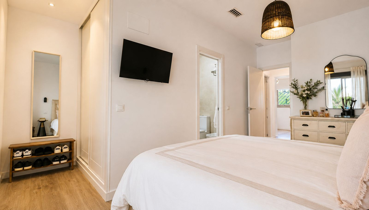 Se vende Apartamento Planta Baja de 4 dormitorios en Costa Del Sol, Málaga, España