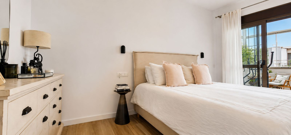 Se vende Apartamento Planta Baja de 4 dormitorios en Costa Del Sol, Málaga, España