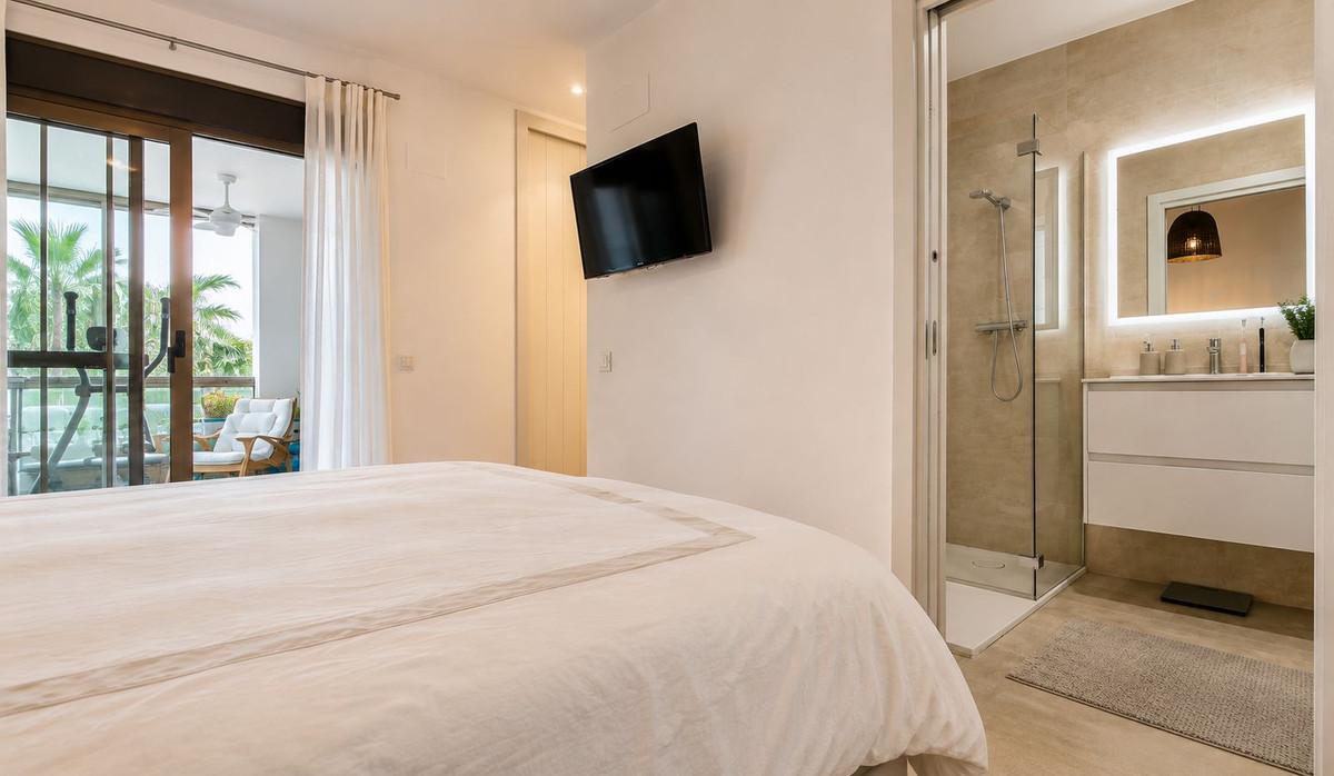 Se vende Apartamento Planta Baja de 4 dormitorios en Costa Del Sol, Málaga, España