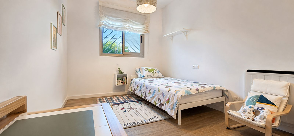 Se vende Apartamento Planta Baja de 4 dormitorios en Costa Del Sol, Málaga, España