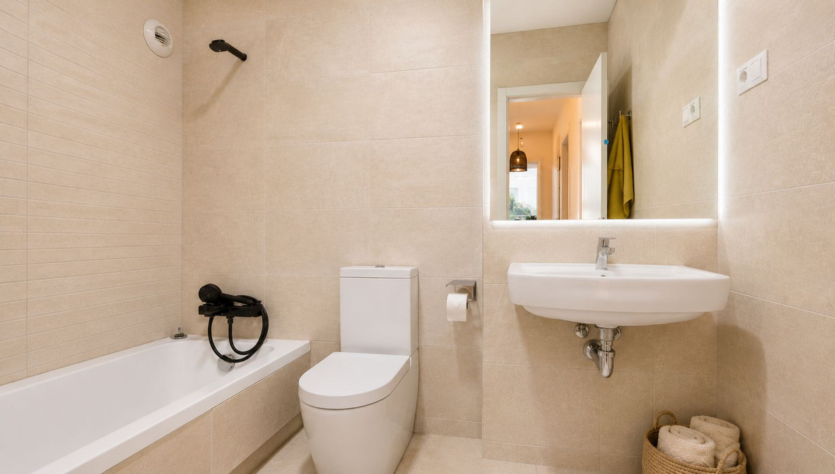 Se vende Apartamento Planta Baja de 4 dormitorios en Costa Del Sol, Málaga, España