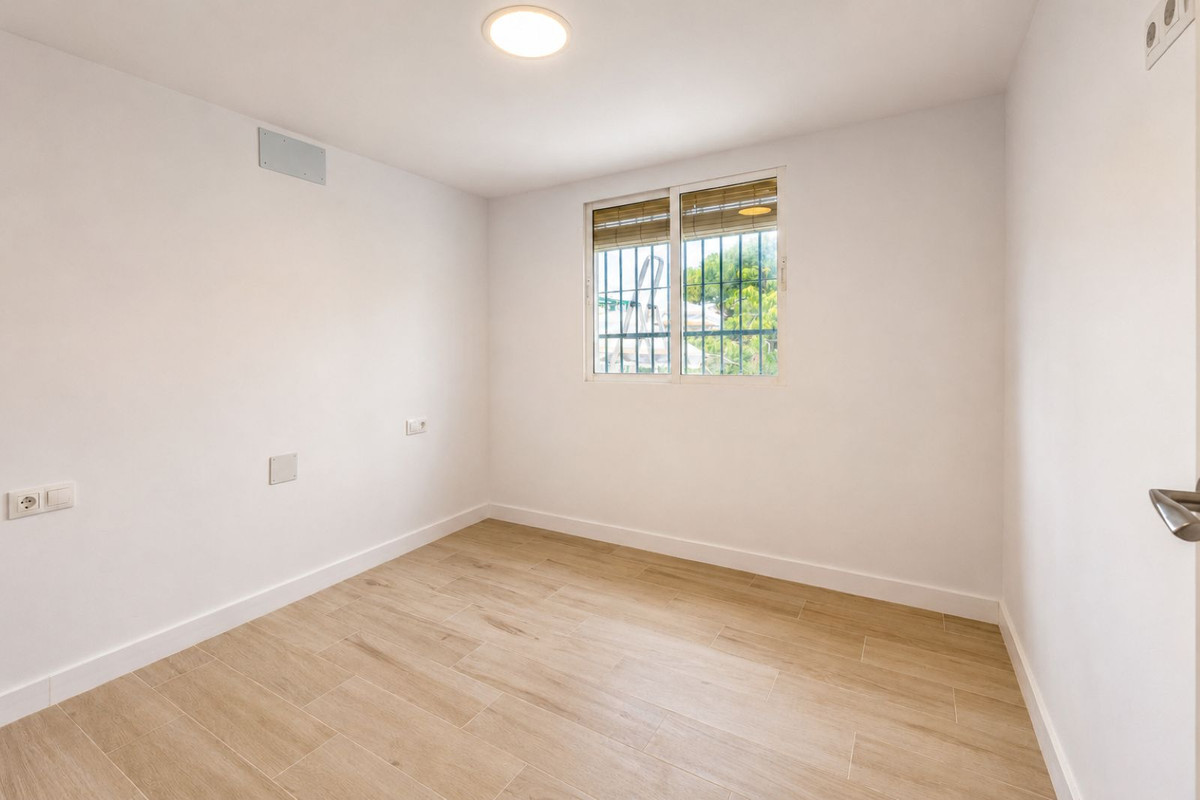Se vende Finca - Cortijo de 2 dormitorios en Costa Del Sol, Málaga, España