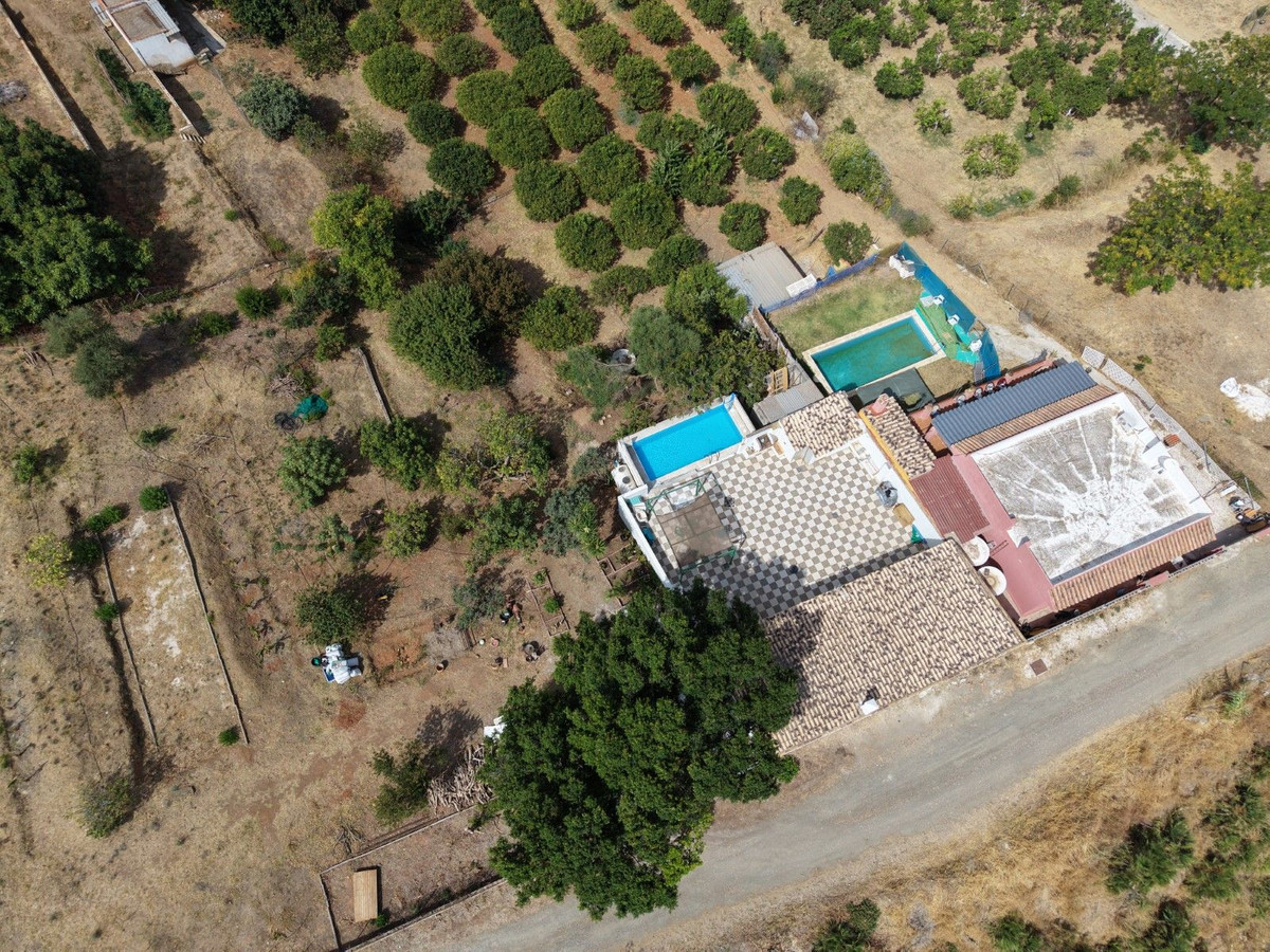 Se vende Finca - Cortijo de 2 dormitorios en Costa Del Sol, Málaga, España