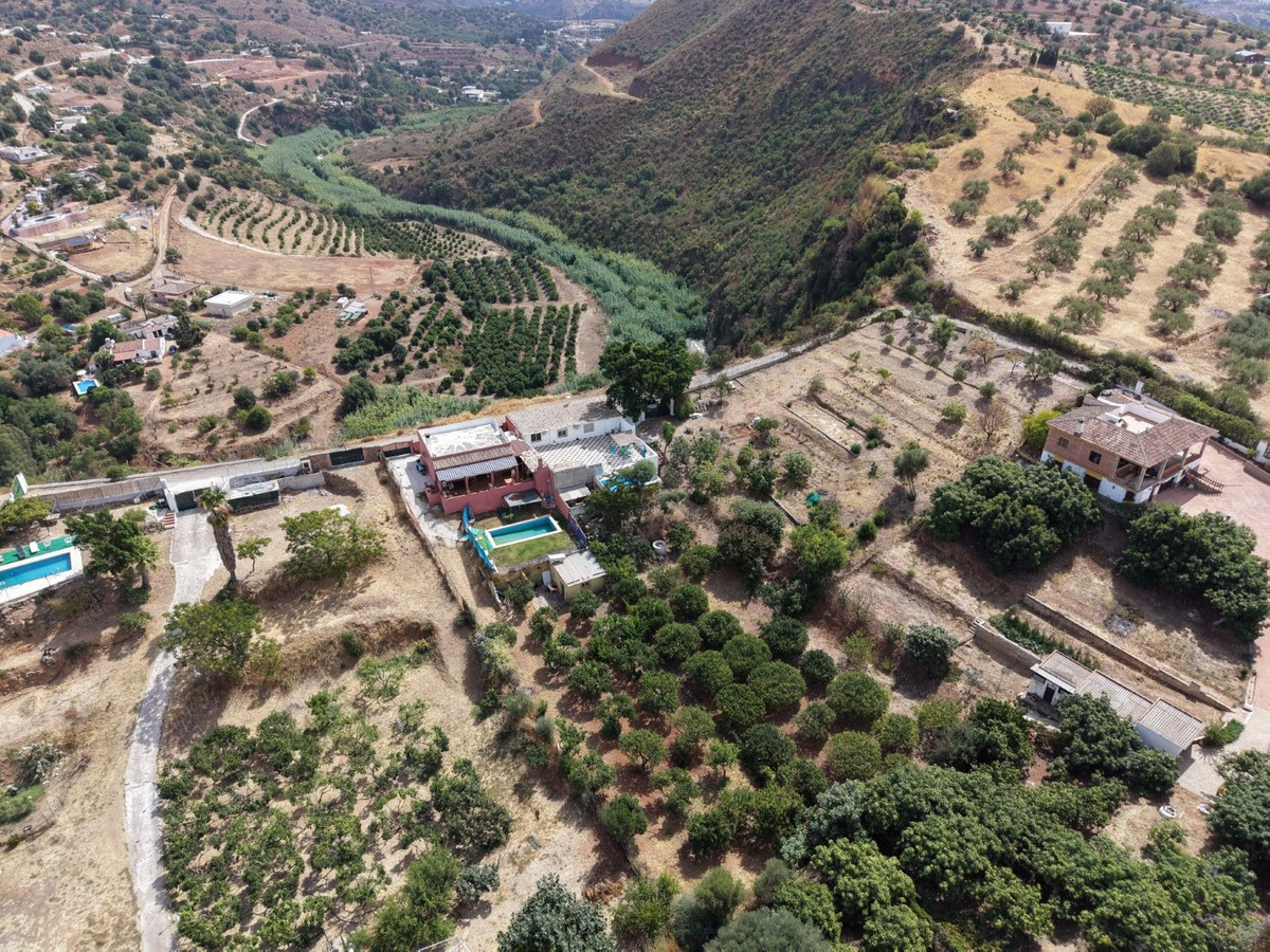 Se vende Finca - Cortijo de 2 dormitorios en Costa Del Sol, Málaga, España