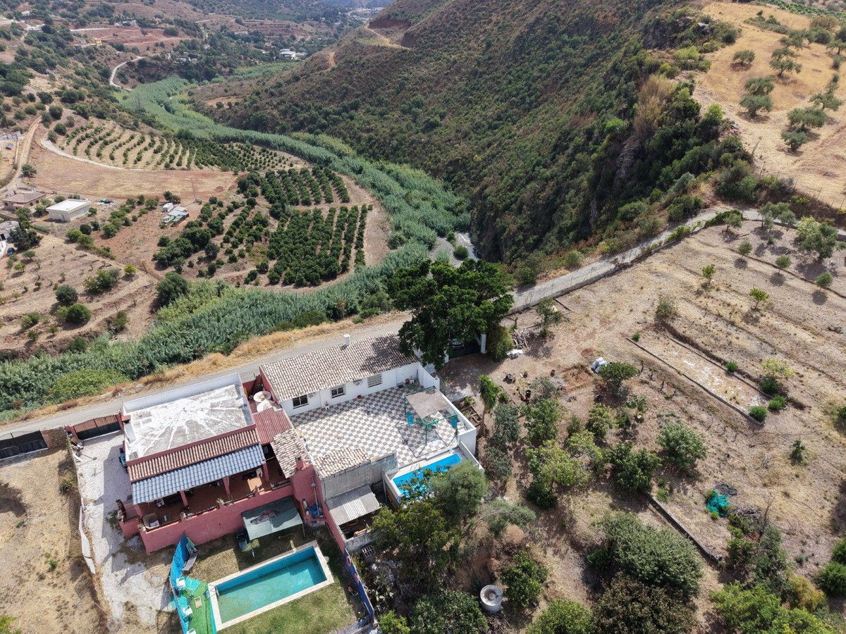 Se vende Finca - Cortijo de 2 dormitorios en Costa Del Sol, Málaga, España