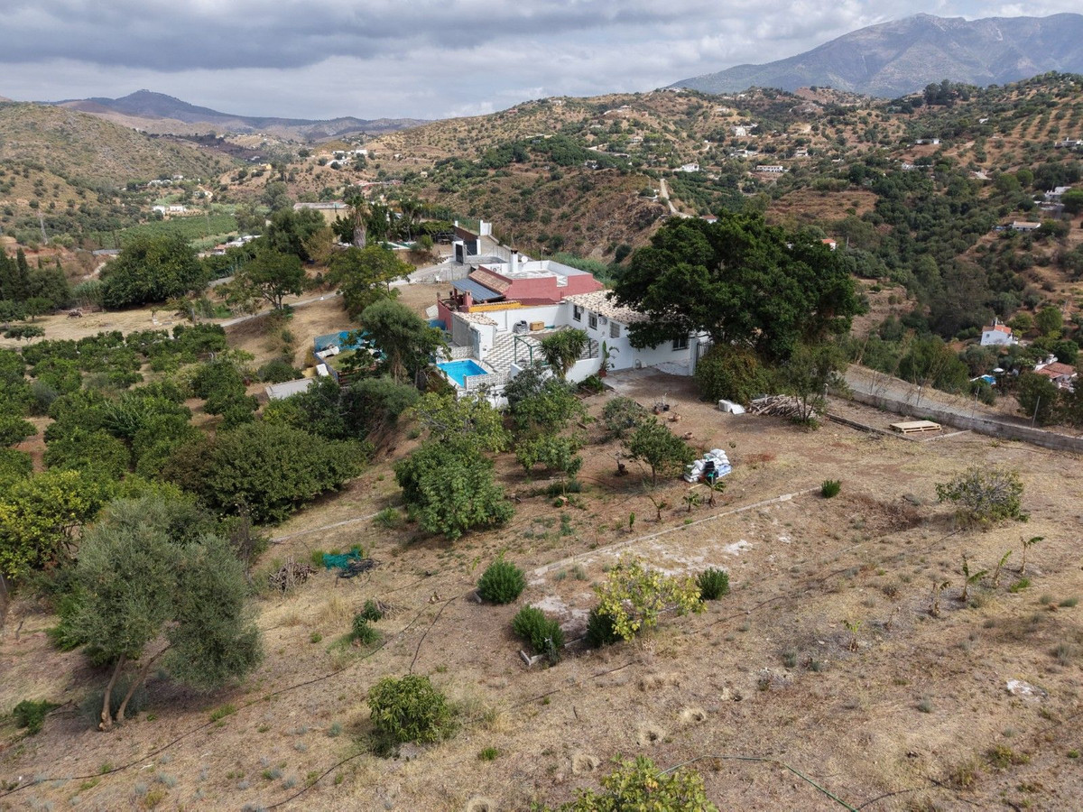Se vende Finca - Cortijo de 2 dormitorios en Costa Del Sol, Málaga, España