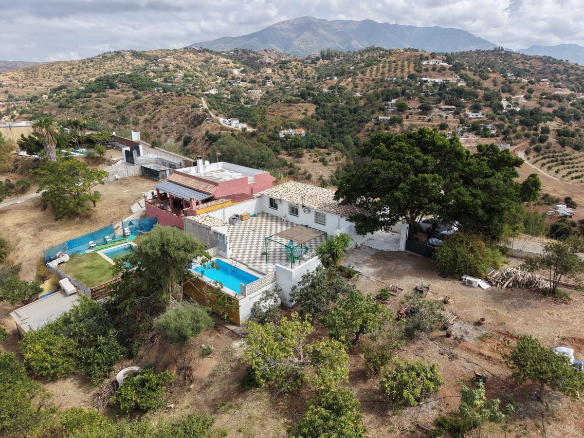 Se vende Finca - Cortijo de 2 dormitorios en Costa Del Sol, Málaga, España