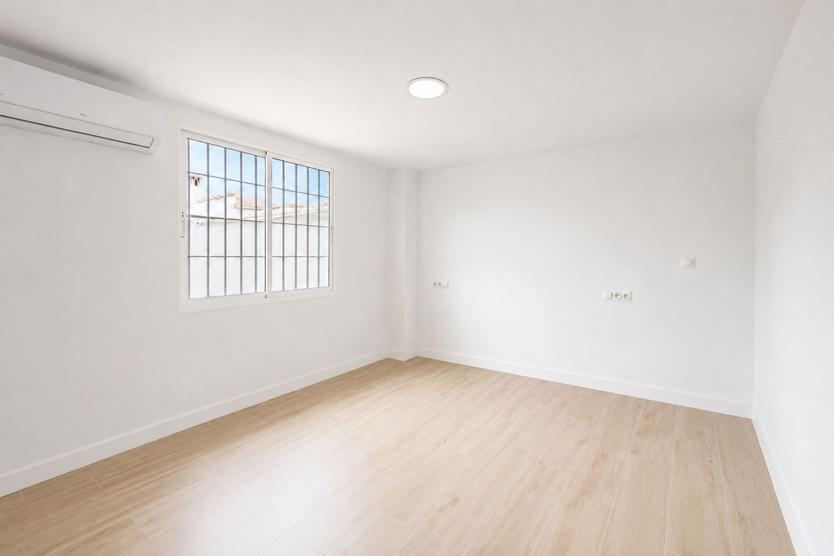 Se vende Finca - Cortijo de 2 dormitorios en Costa Del Sol, Málaga, España