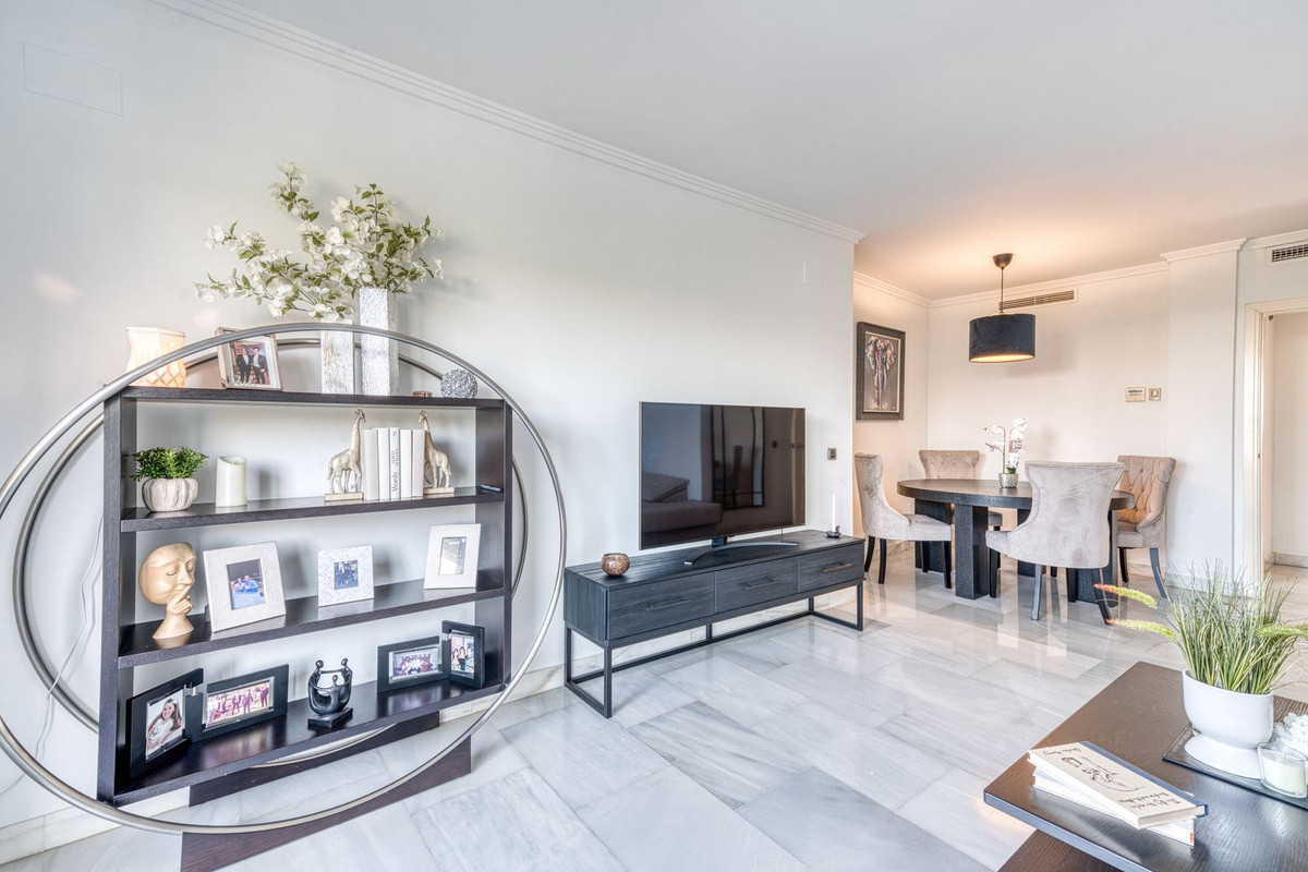 Se vende Apartamento Planta Media de 2 dormitorios en Costa Del Sol, Málaga, España