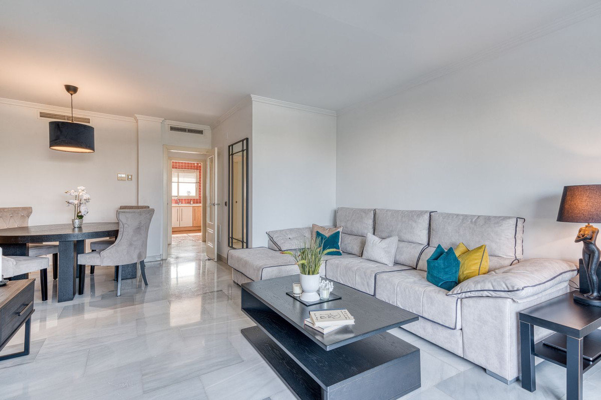 Se vende Apartamento Planta Media de 2 dormitorios en Costa Del Sol, Málaga, España