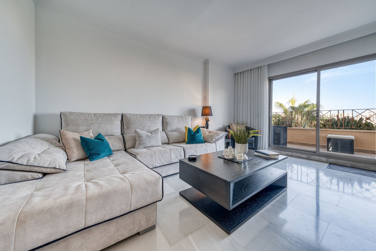 Se vende Apartamento Planta Media de 2 dormitorios en Costa Del Sol, Málaga, España