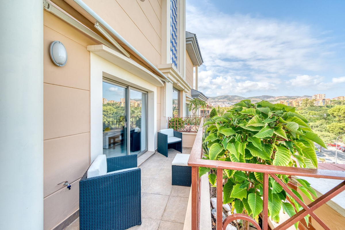 Se vende Apartamento Planta Media de 2 dormitorios en Costa Del Sol, Málaga, España