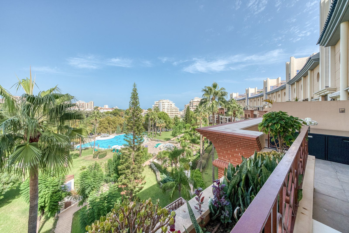 Se vende Apartamento Planta Media de 2 dormitorios en Costa Del Sol, Málaga, España