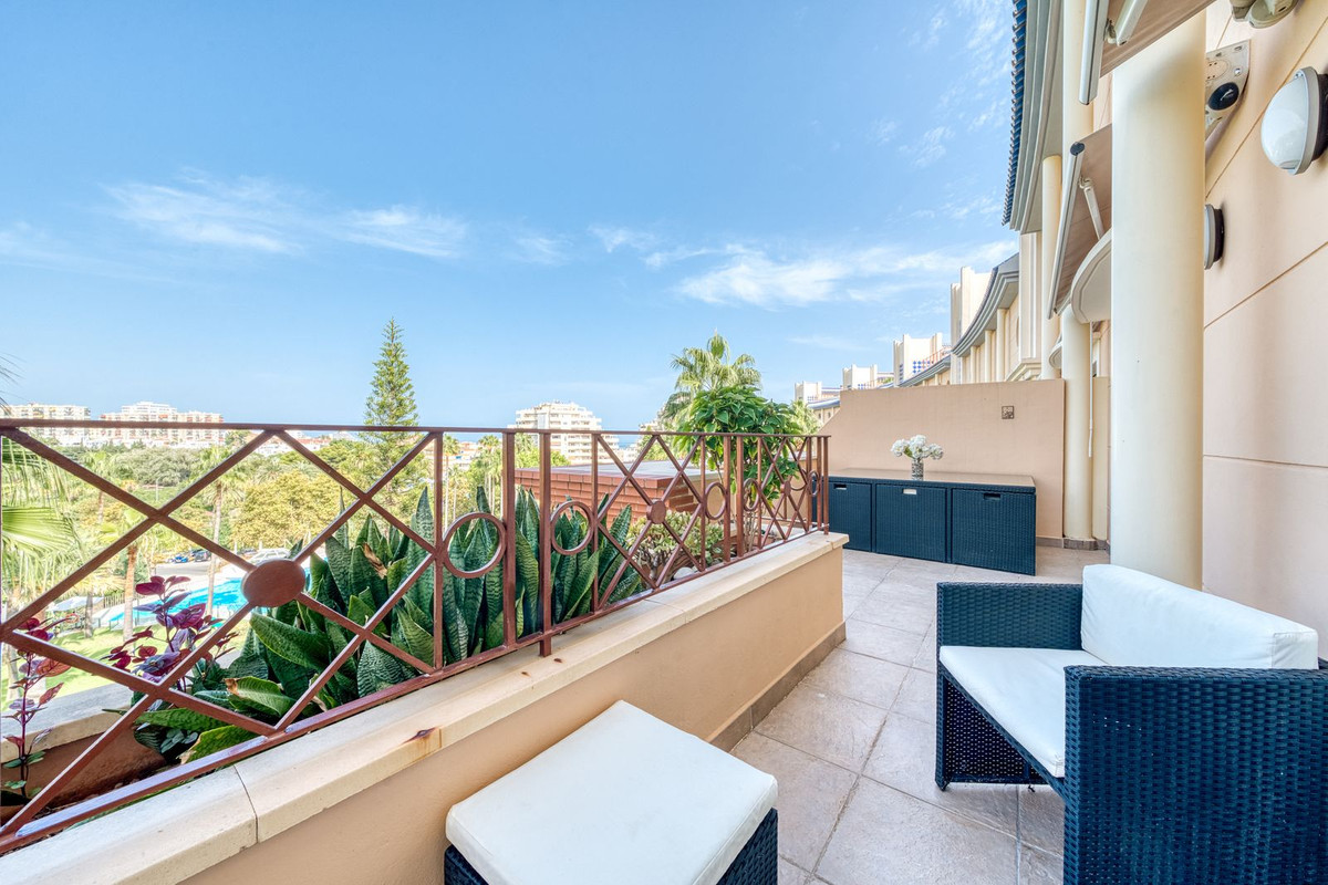 Se vende Apartamento Planta Media de 2 dormitorios en Costa Del Sol, Málaga, España