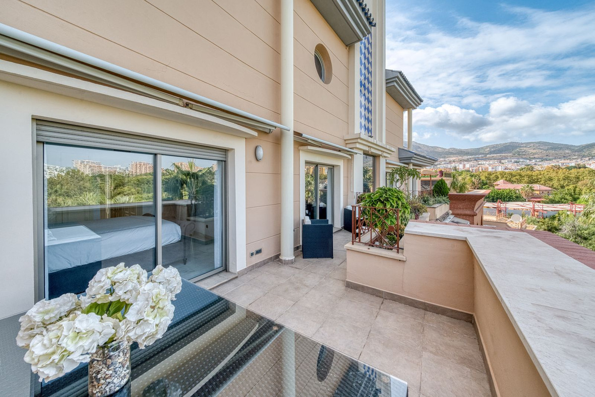 Se vende Apartamento Planta Media de 2 dormitorios en Costa Del Sol, Málaga, España