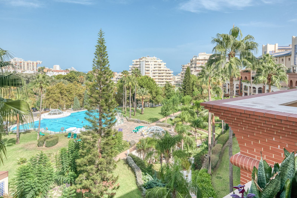 Se vende Apartamento Planta Media de 2 dormitorios en Costa Del Sol, Málaga, España