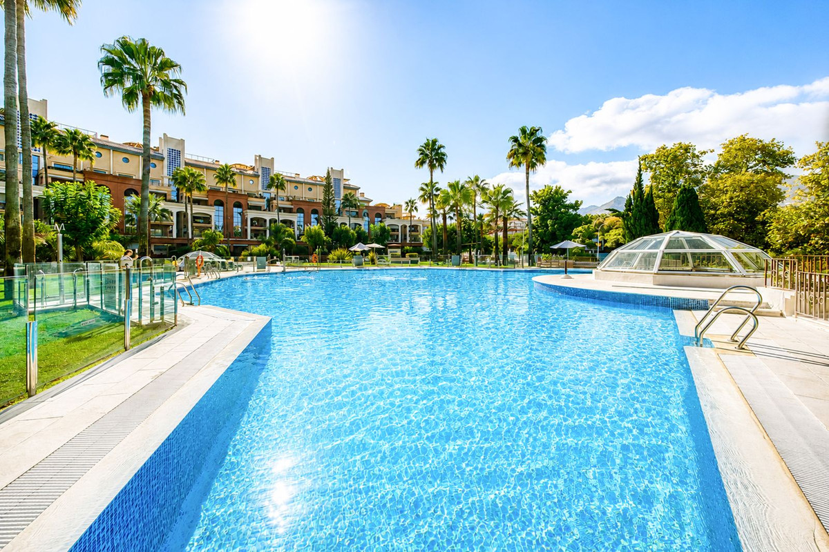 Se vende Apartamento Planta Media de 2 dormitorios en Costa Del Sol, Málaga, España