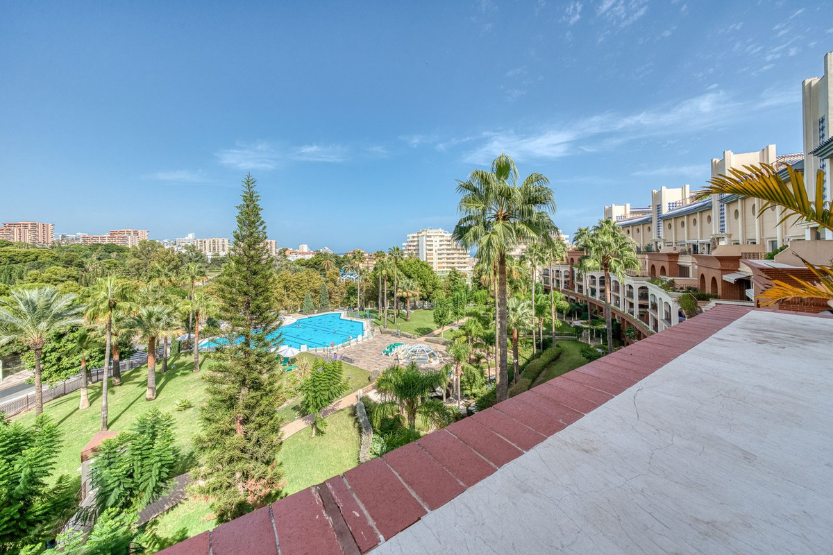 Se vende Apartamento Planta Media de 2 dormitorios en Costa Del Sol, Málaga, España