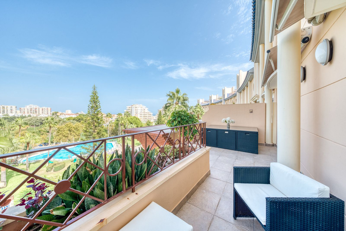 Se vende Apartamento Planta Media de 2 dormitorios en Costa Del Sol, Málaga, España