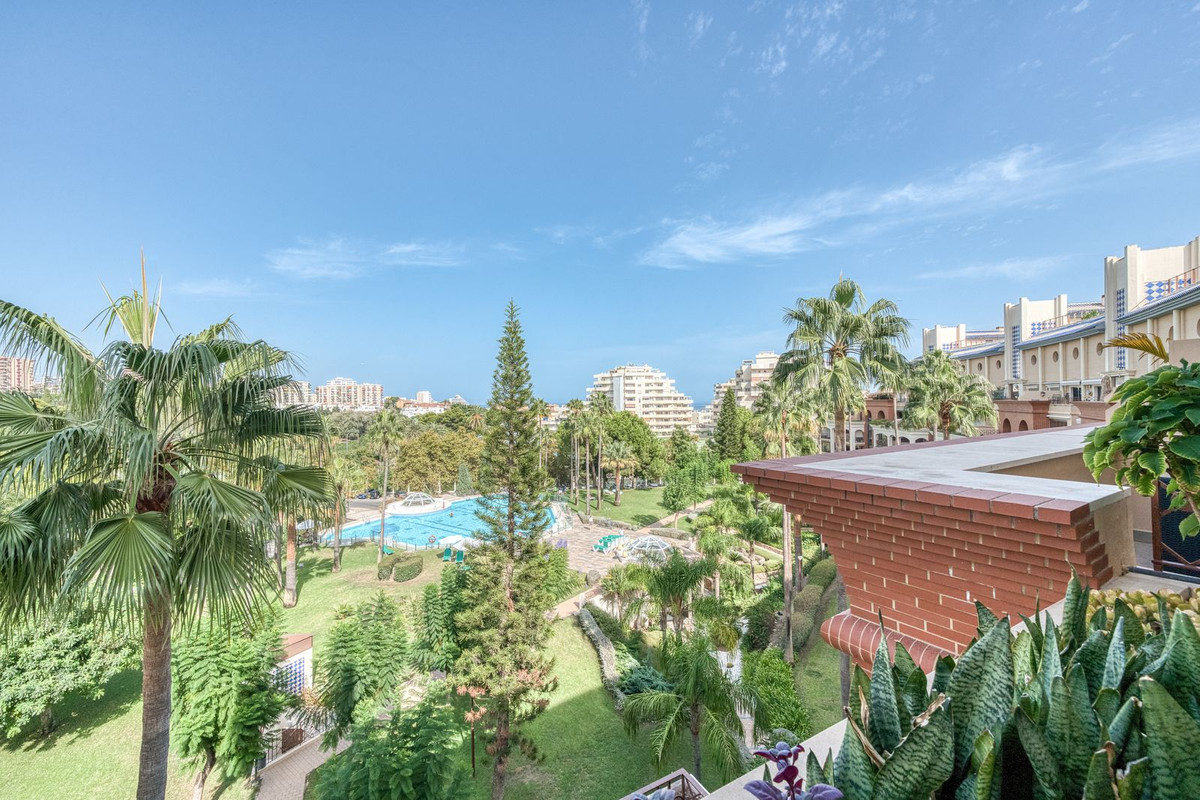 Se vende Apartamento Planta Media de 2 dormitorios en Costa Del Sol, Málaga, España