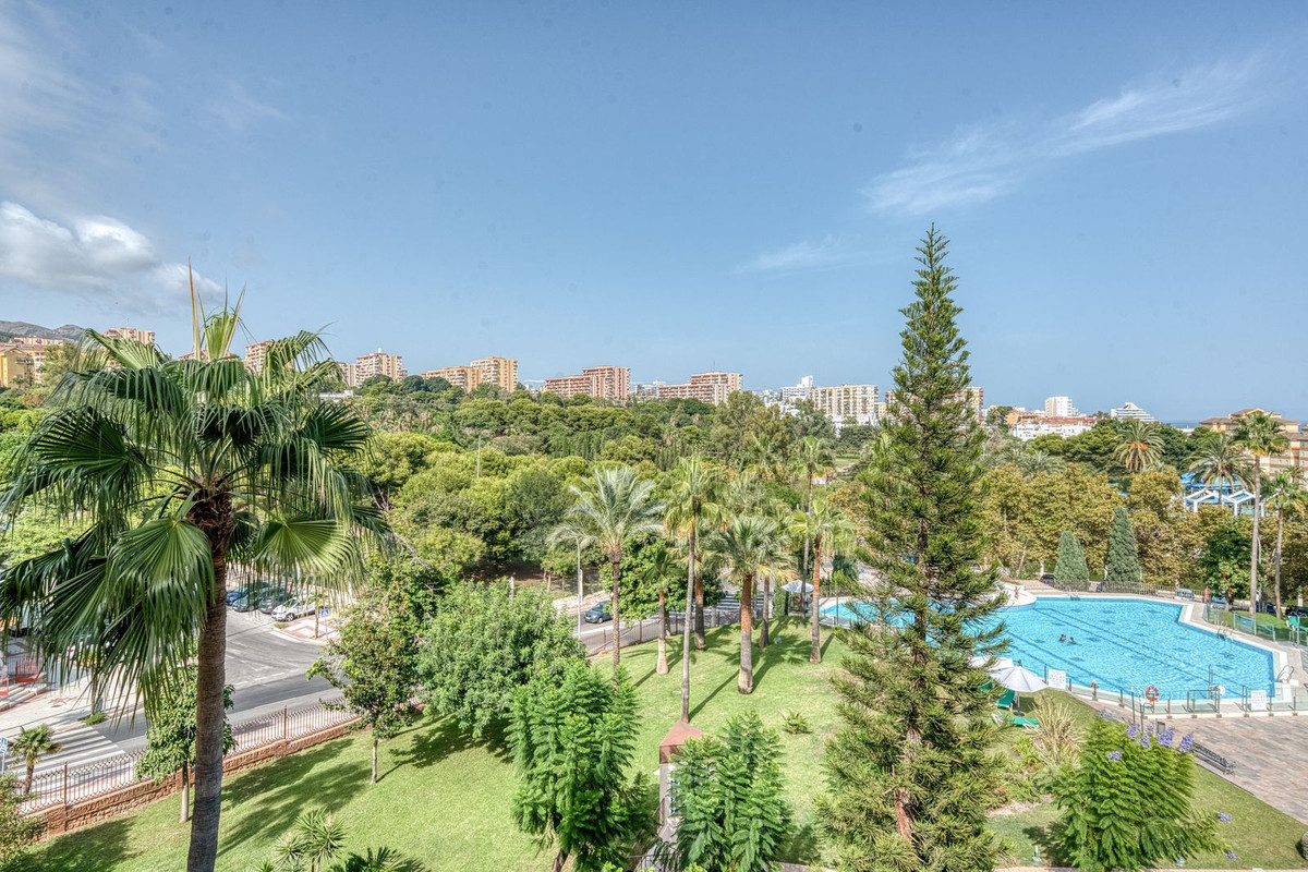 Se vende Apartamento Planta Media de 2 dormitorios en Costa Del Sol, Málaga, España