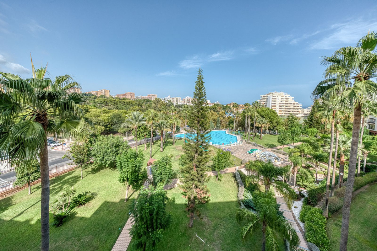 Se vende Apartamento Planta Media de 2 dormitorios en Costa Del Sol, Málaga, España