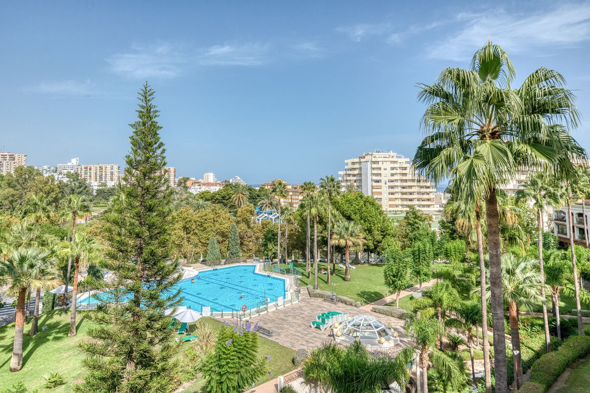 Se vende Apartamento Planta Media de 2 dormitorios en Costa Del Sol, Málaga, España