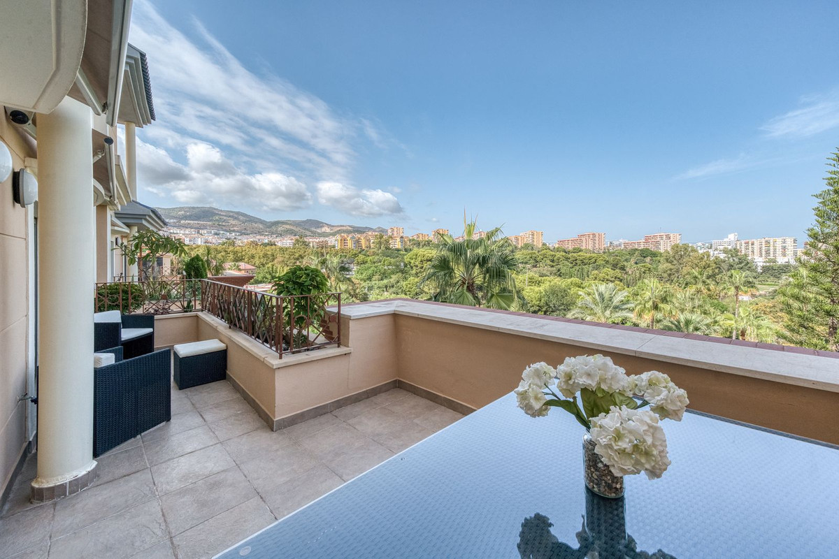 Se vende Apartamento Planta Media de 2 dormitorios en Costa Del Sol, Málaga, España