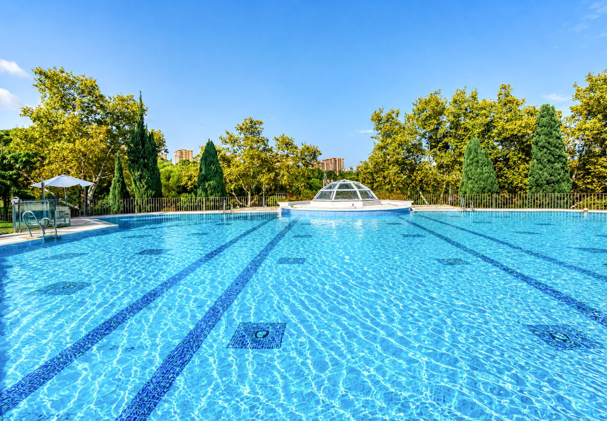 Se vende Apartamento Planta Media de 2 dormitorios en Costa Del Sol, Málaga, España