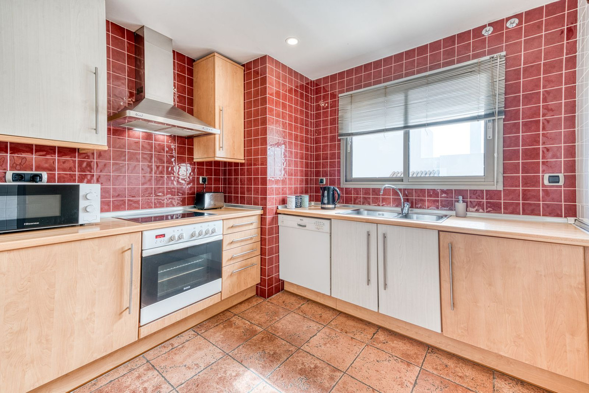 Se vende Apartamento Planta Media de 2 dormitorios en Costa Del Sol, Málaga, España