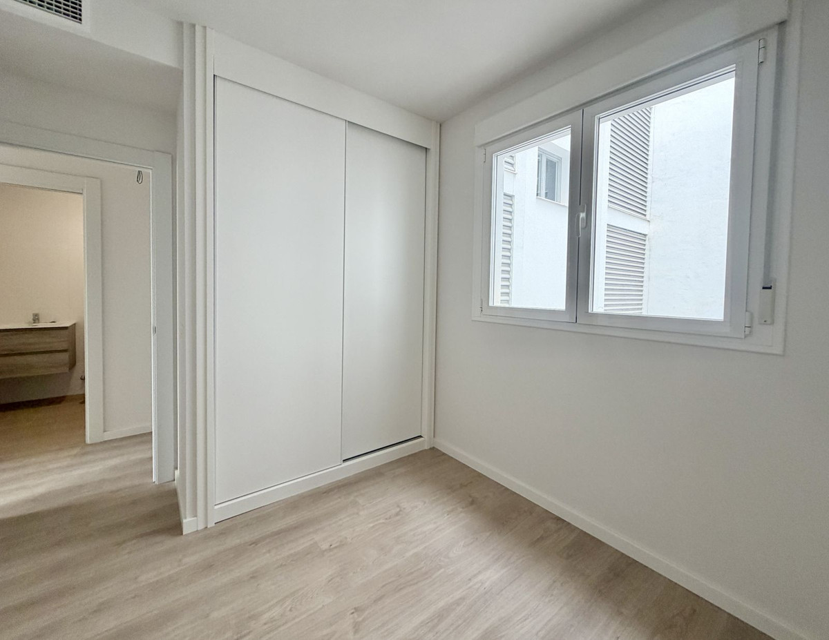 3 Bed Apartment for sale in Nueva Andalucía Costa Del Sol, Málaga, Spain