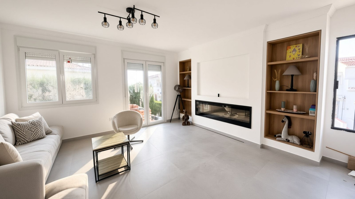 Se vende Villa - Chalet de 3 dormitorios en Costa Del Sol, Málaga, España