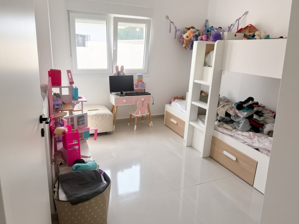 Se vende Villa - Chalet de 3 dormitorios en Costa Del Sol, Málaga, España