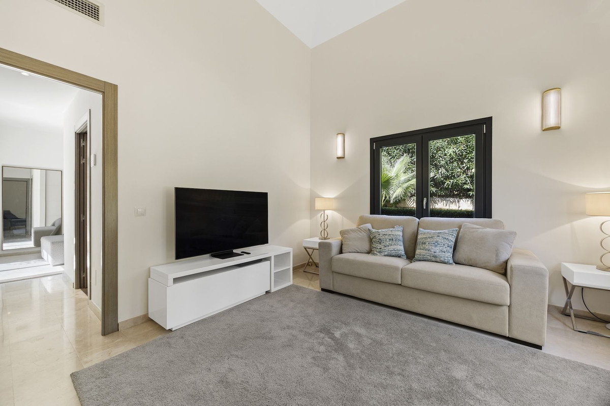 Se vende Villa - Chalet de 4 dormitorios en Costa Del Sol, Málaga, España