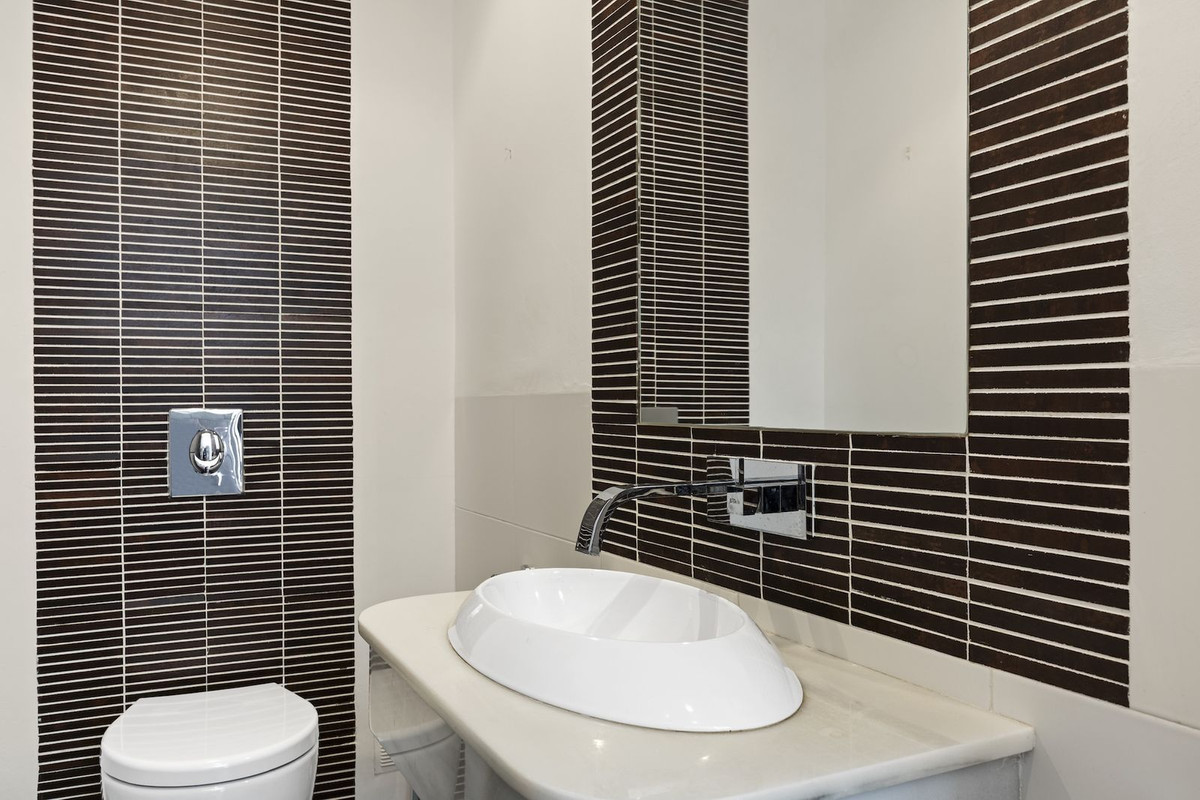 Se vende Villa - Chalet de 4 dormitorios en Costa Del Sol, Málaga, España