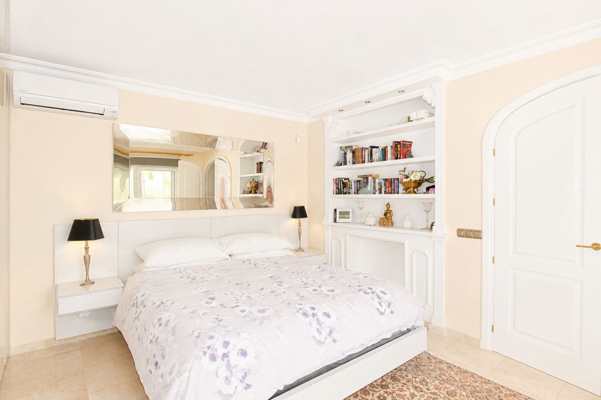 Se vende Villa - Chalet de 4 dormitorios en Costa Del Sol, Málaga, España