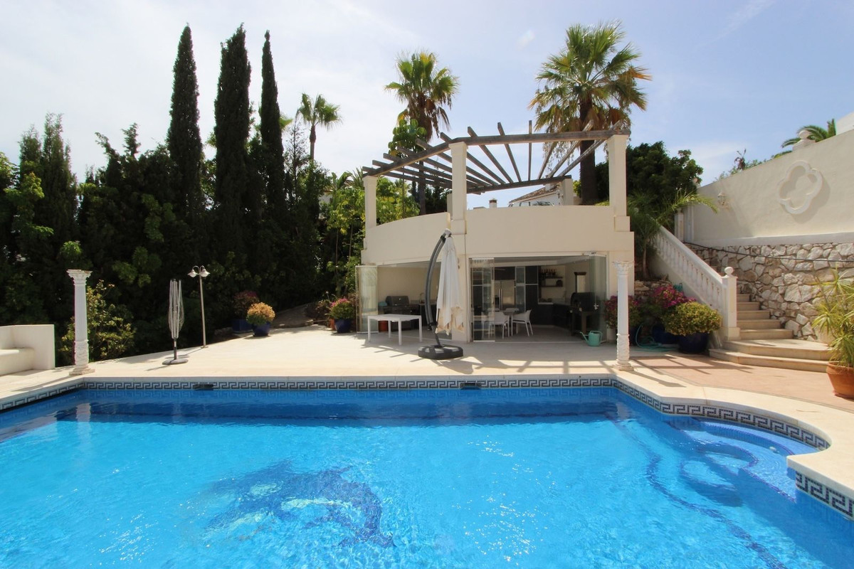 Se vende Villa - Chalet de 4 dormitorios en Costa Del Sol, Málaga, España