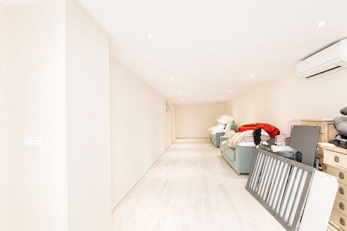 Se vende Villa - Chalet de 4 dormitorios en Costa Del Sol, Málaga, España