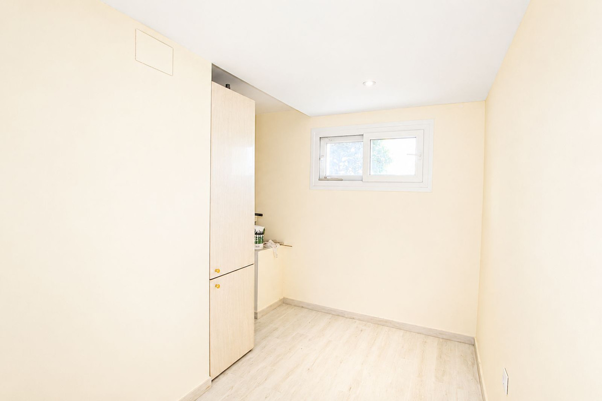 Se vende Villa - Chalet de 4 dormitorios en Costa Del Sol, Málaga, España