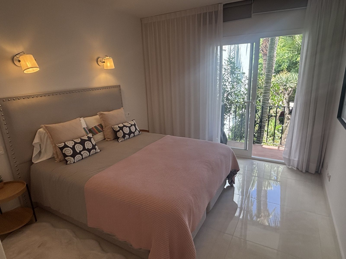 Se vende Apartamento Planta Media de 2 dormitorios en Costa Del Sol, Málaga, España